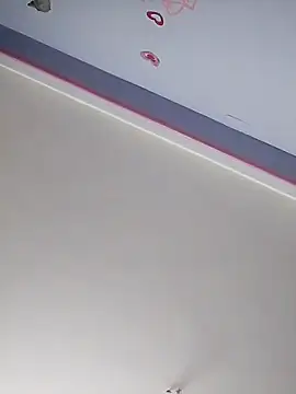 daisytaylorx1 online show from 12, 3, 2026