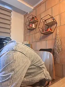 Magenta Moon online show from 5, 3, 2026