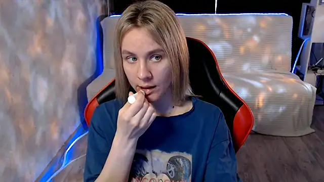 MiaBun1 online show from 10, 4, 2026