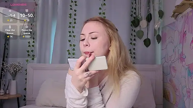 Snapshot of kaity_berry chatting on 26, 2, 2026 kaity berry online show from 26, 2, 2026