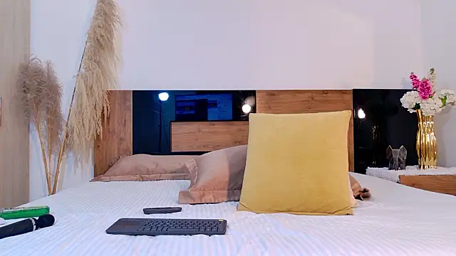 Snapshot of LucyHanks chatting on 2, 3, 2026 LucyHanks online show from 2, 3, 2026