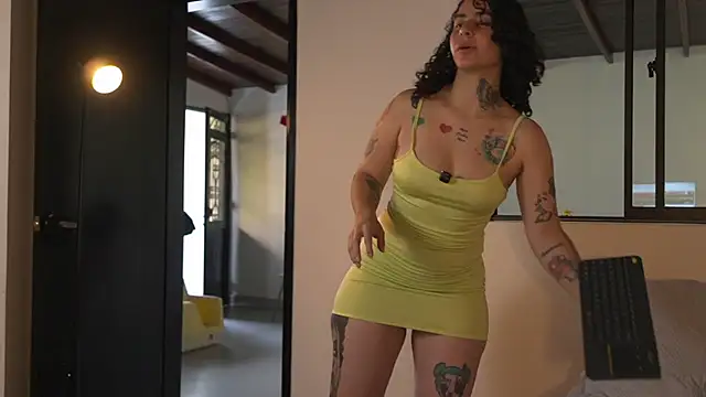 Estefania Velez online show from 18, 6, 2026