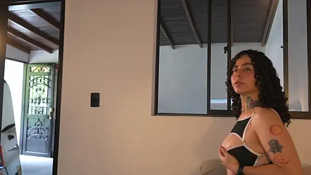 Estefania Velez online show from 10, 7, 2026