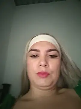Snapshot of Charlott_smi chatting on 23, 5, 2026 Charlott smi online show from 23, 5, 2026
