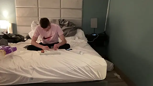 Snapshot of cosmiccloudpig chatting on 3, 2, 2026 cosmiccloudpig online show from 3, 2, 2026