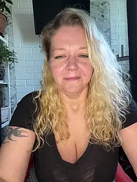 JenniferCarmen online show from 25, 5, 2026