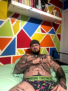 trans man and his dom online show from 17, 12, 2025