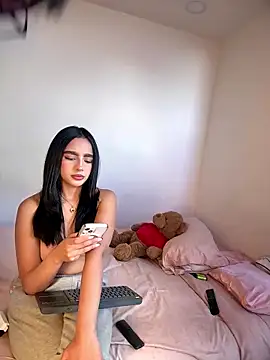 Snapshot of BelaXMeganOfficial chatting on 14, 1, 2026 BelaXMeganOfficial online show from 14, 1, 2026