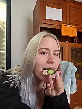 ChristinaWheeled11 online show from 25, 3, 2026