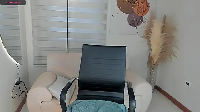 ValerieAustin online show from 23, 12, 2024