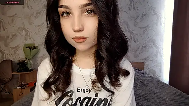 Qwami Amie online show from 22, 4, 2026