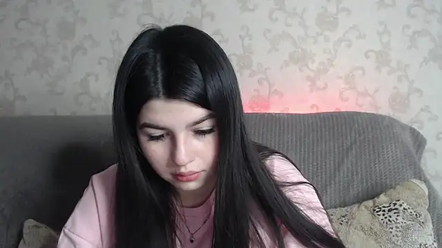 KisaModel online show from 10, 4, 2026