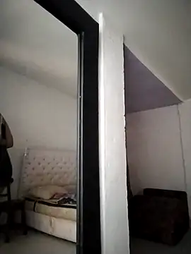 supreme nahomy online show from 8, 1, 2026