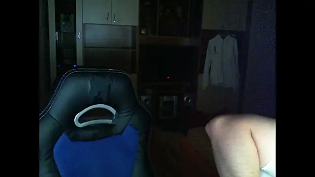 Snapshot of GymGuy0505 chatting on 7, 5, 2026 GymGuy0505 online show from 7, 5, 2026
