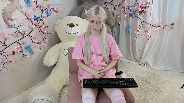 ViollaBloom online show from 12, 1, 2026