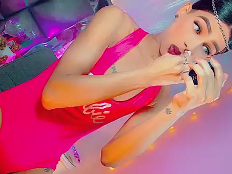 agathaferrer3 online show from 12, 2, 2026