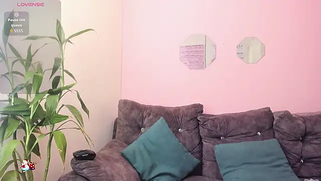Snapshot of cloee_0 chatting on 22, 12, 2025 cloee 0 online show from 22, 12, 2025