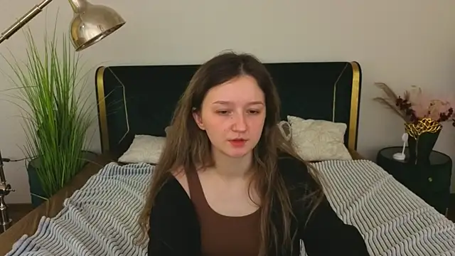 Snapshot of CyrenaLuxe chatting on 29, 3, 2026 CyrenaLuxe online show from 29, 3, 2026