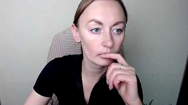 LiaSeass  online show from 10, 1, 2026