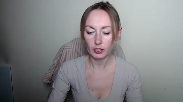 LiaSeass  online show from 14, 4, 2026