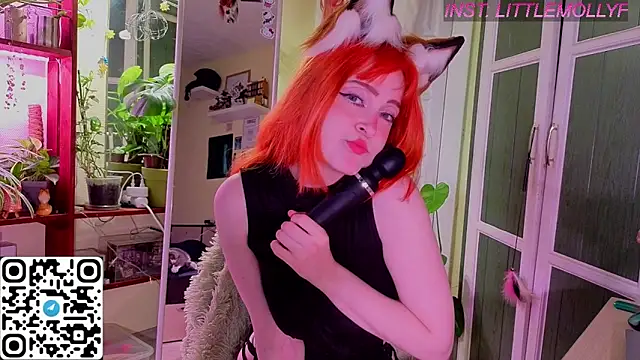 Snapshot of LittleFoxHole chatting on 1, 5, 2026 LittleFoxHole online show from 1, 5, 2026