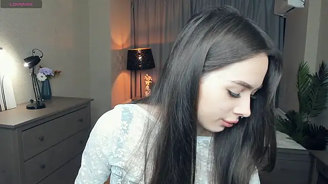 YvonneRobes online show from 12, 2, 2026