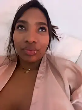 Snapshot of channelportman chatting on 17, 12, 2025 channelportman online show from 17, 12, 2025