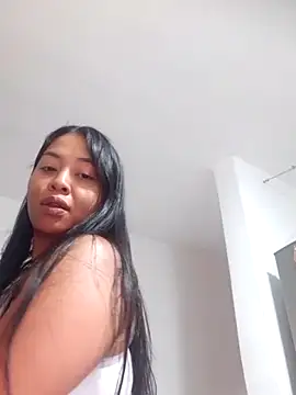 Snapshot of aisha_broown chatting on 17, 12, 2025 aisha broown online show from 17, 12, 2025