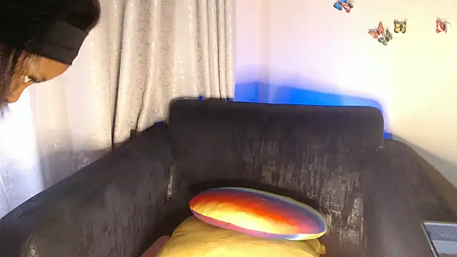 UzuriZahra01 online show from 25, 2, 2026