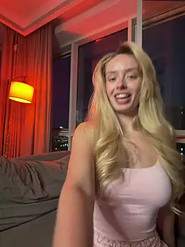 Snapshot of SunnyShiney chatting on 23, 6, 2026 SunnyShiney online show from 23, 6, 2026