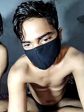 realcouple71 online show from 3, 2, 2026