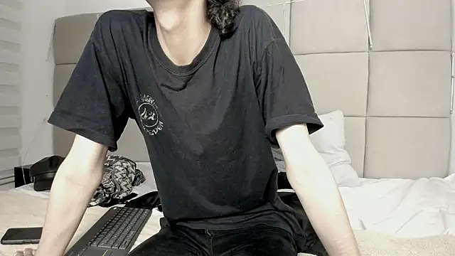 Snapshot of vannellope_96 chatting on 2, 2, 2026 vannellope 96 online show from 2, 2, 2026