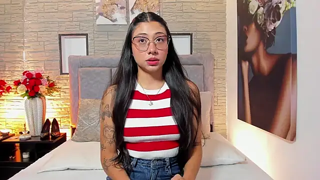 Snapshot of LanaRouse chatting on 4, 2, 2026 LanaRouse online show from 4, 2, 2026