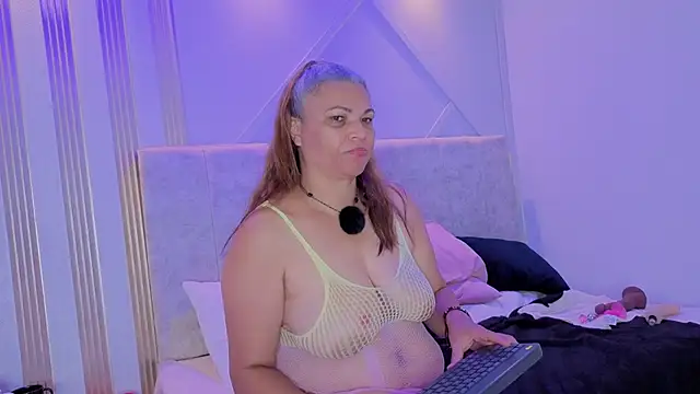 Snapshot of persefone_sky chatting on 15, 2, 2026 persefone sky online show from 15, 2, 2026