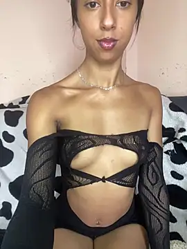 Snapshot of FOXXX_BABY chatting on 6, 2, 2026 FOXXX BABY online show from 6, 2, 2026