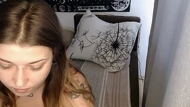 Snapshot of AlienforTwenty chatting on 20, 7, 2026 AlienforTwenty online show from 20, 7, 2026