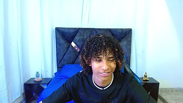 Snapshot of angelll18_ chatting on 24, 6, 2026 angelll18 online show from 24, 6, 2026