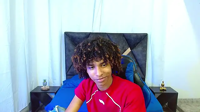 Snapshot of angelll18_ chatting on 25, 6, 2026 angelll18 online show from 25, 6, 2026