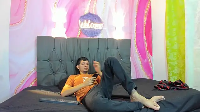 Snapshot of Straight_Guy22 chatting on 13, 1, 2026 Straight Guy22 online show from 13, 1, 2026