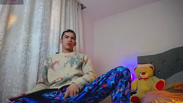 TOMBOYSEXX online show from 16, 12, 2025