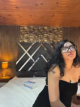 Snapshot of Amy_channel chatting on 7, 5, 2026 Amy channel online show from 7, 5, 2026