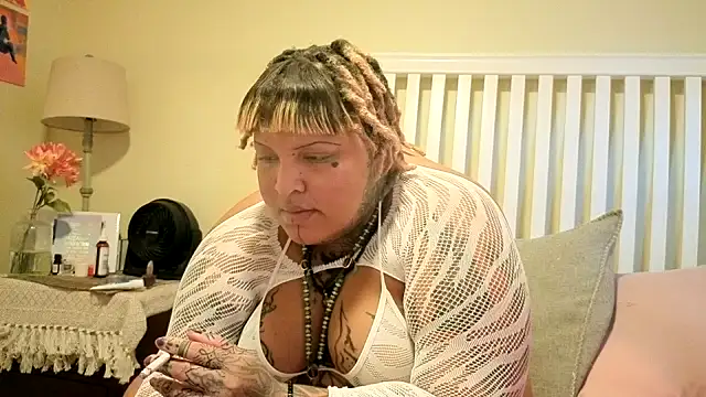 Snapshot of succubussy666 chatting on 8, 8, 2026 succubussy666 online show from 8, 8, 2026