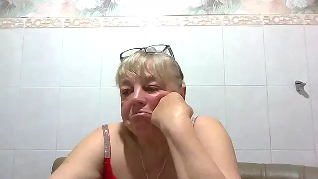 Snapshot of LinaLight88 chatting on 25, 4, 2026 LinaLight88 online show from 25, 4, 2026