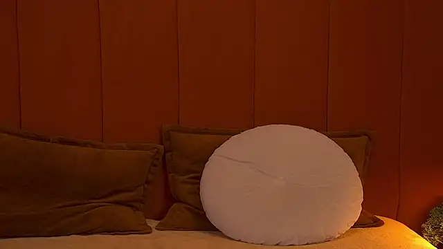 Snapshot of Audrey_Eden chatting on 17, 12, 2025 Audrey Eden online show from 17, 12, 2025