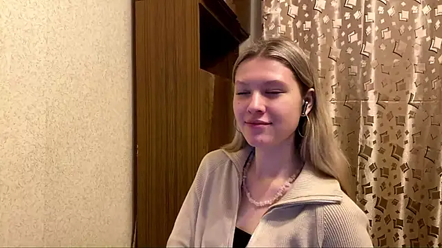 SkyeDavis online show from 21, 12, 2025