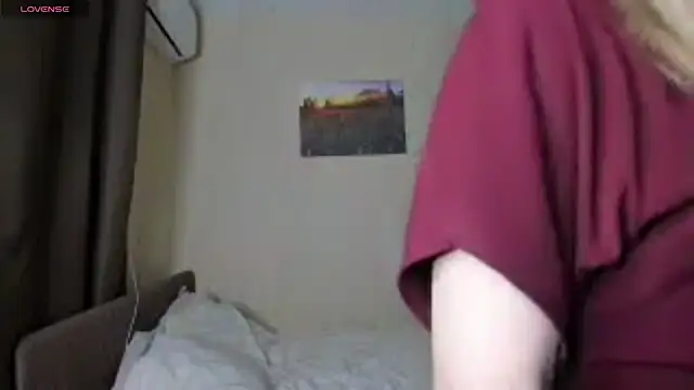 Snapshot of SkyeDavis chatting on 1, 2, 2026 SkyeDavis online show from 1, 2, 2026