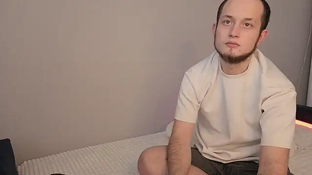 Pearl couple online show from 10, 3, 2026