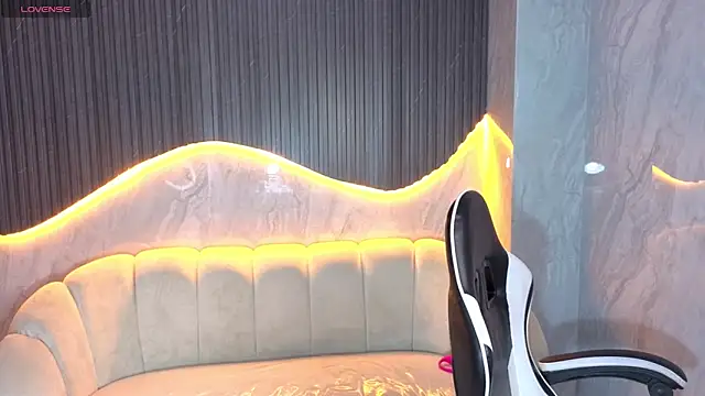 Tifany Tx online show from 20, 4, 2026