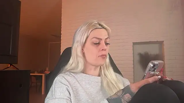 Melina Diamond online show from 11, 1, 2026