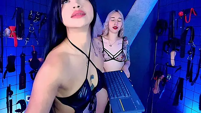 Mrcharlottte queen bdsm online show from 17, 1, 2026